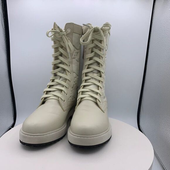 Fendi biker/combat boot, off white, never worn, zipper close, leather, size 4 - Picture 5 of 16